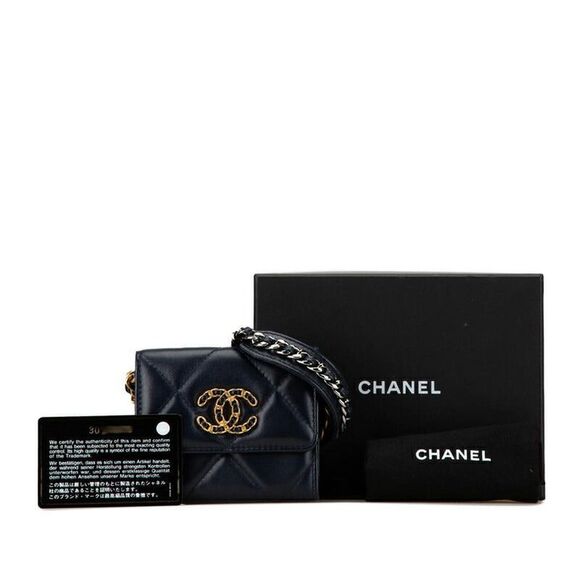 Pre Loved chanel 19 Flap Card Holder Quilted Design Women blue | blue Card - Picture 8 of 8